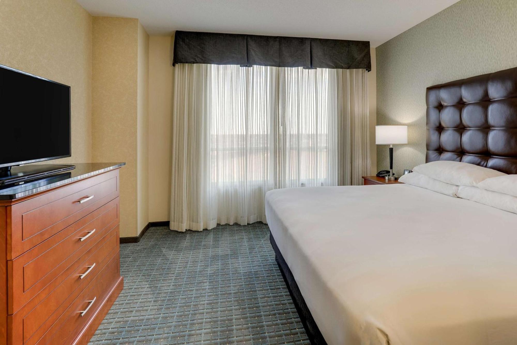 Drury Inn & Suites Phoenix Chandler Fashion Center Exteriör bild